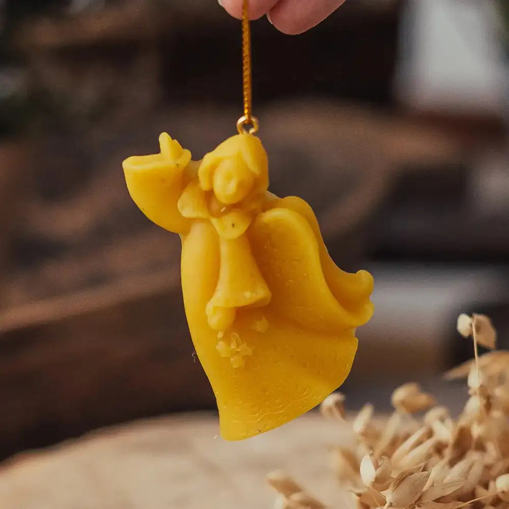 Atvirukas „Angelas su linkėjimu 2026“