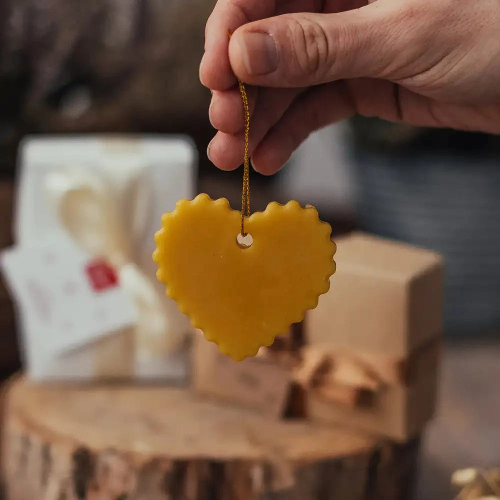Vaškiniai Kalėdų eglutės žaisliukai "Širdelės"